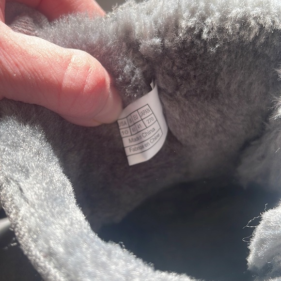 Boots - Picture 3 of 5